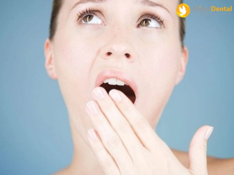 Trồng răng implant có bị hôi miệng không?